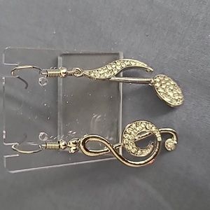 Music notes earrings new